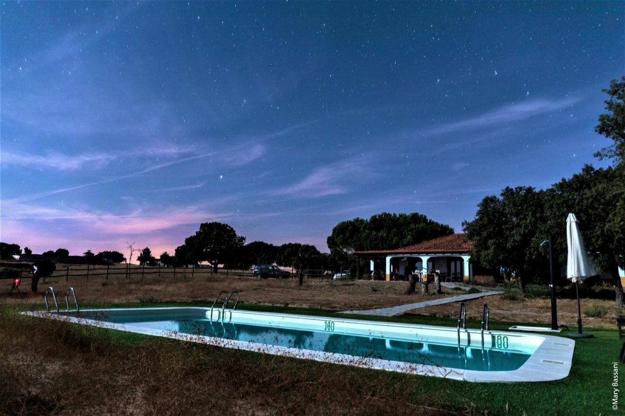 Eco-Lodge En La Reserva Privada Campanarios De Azaba - Proyecto De Conservacion Espeja Exterior photo
